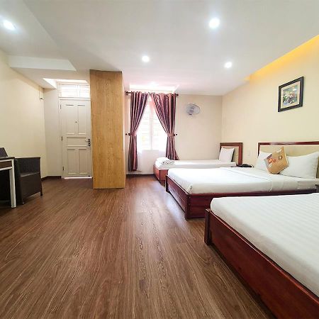 Quan Quan Hotel Дананг Екстериор снимка