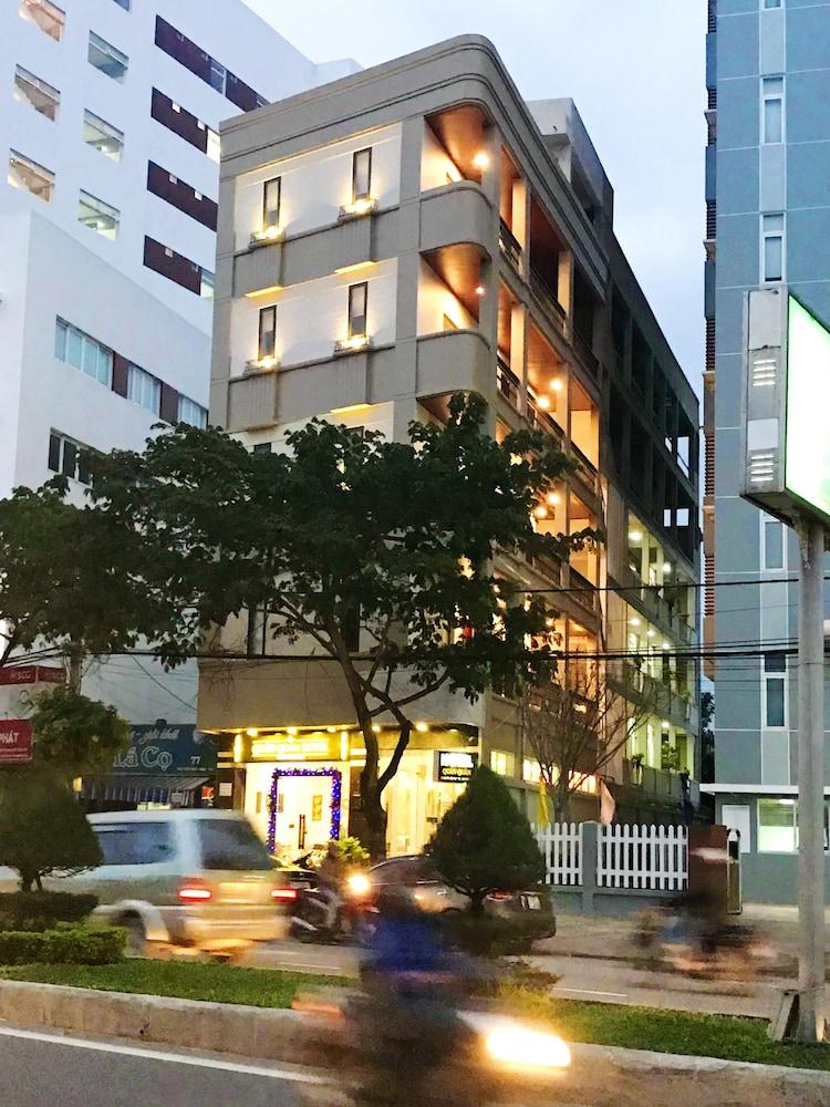 Quan Quan Hotel Дананг Екстериор снимка