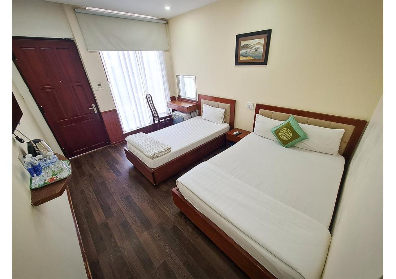 Quan Quan Hotel Дананг Екстериор снимка