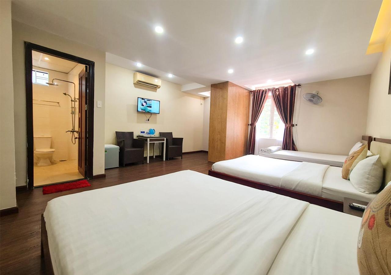 Quan Quan Hotel Дананг Екстериор снимка