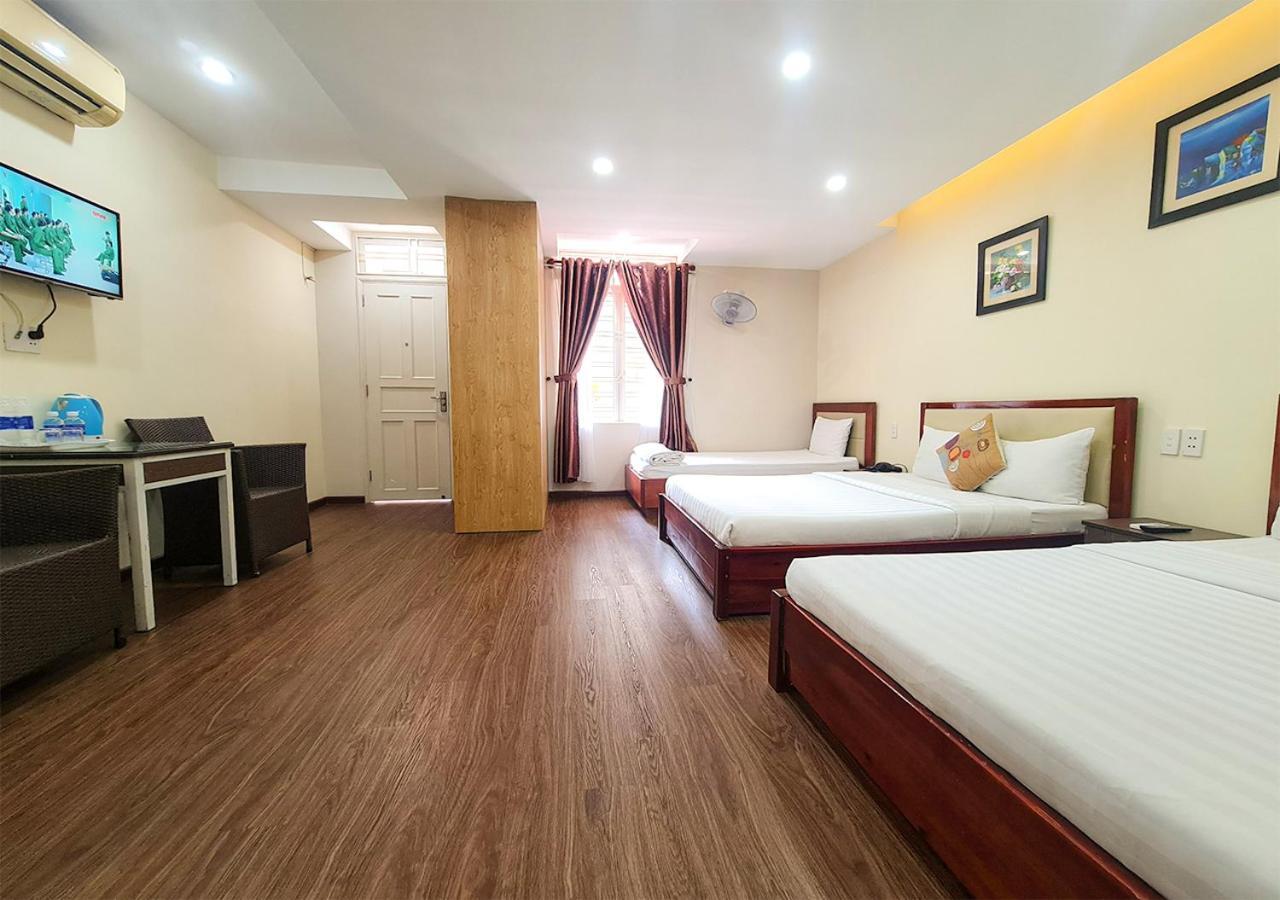 Quan Quan Hotel Дананг Екстериор снимка