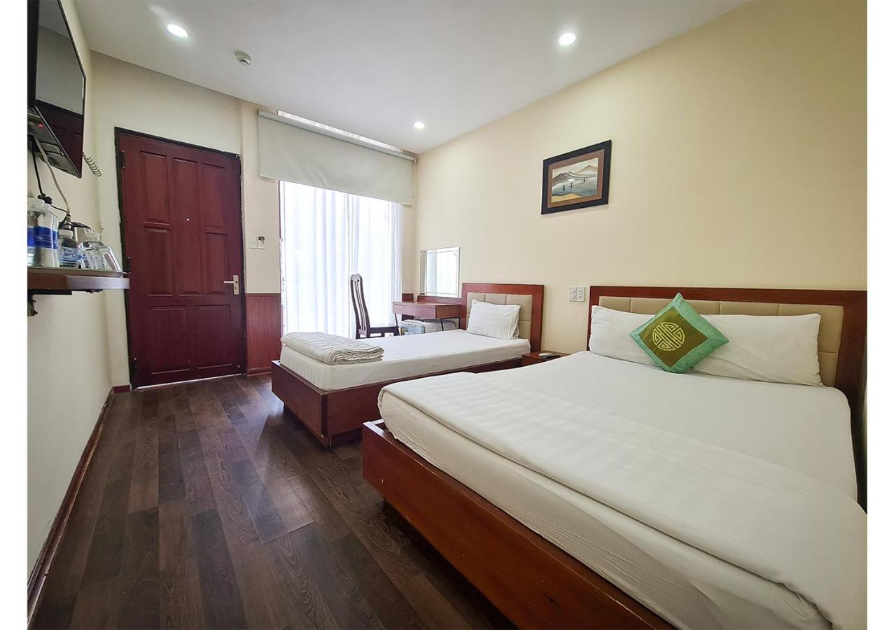 Quan Quan Hotel Дананг Екстериор снимка