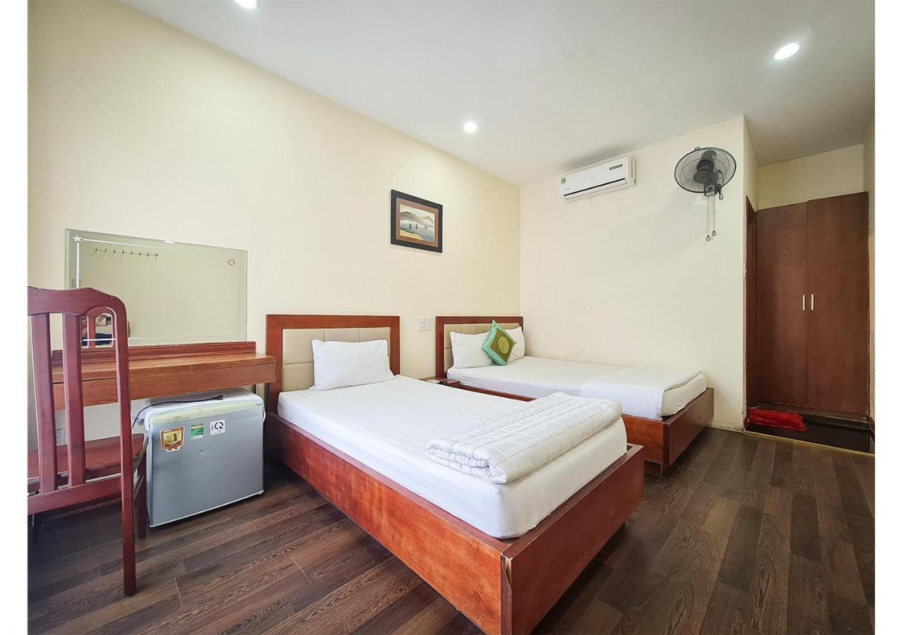 Quan Quan Hotel Дананг Екстериор снимка