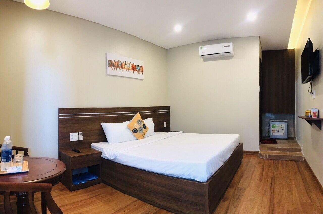 Quan Quan Hotel Дананг Екстериор снимка