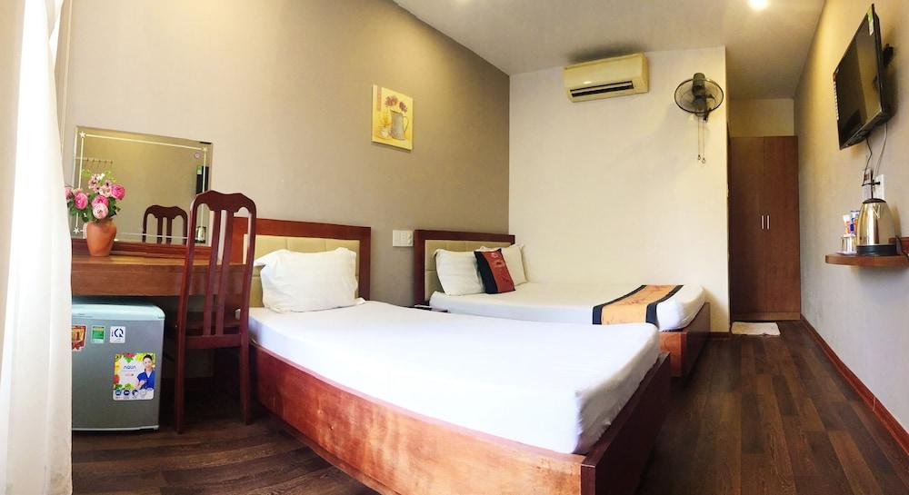Quan Quan Hotel Дананг Екстериор снимка