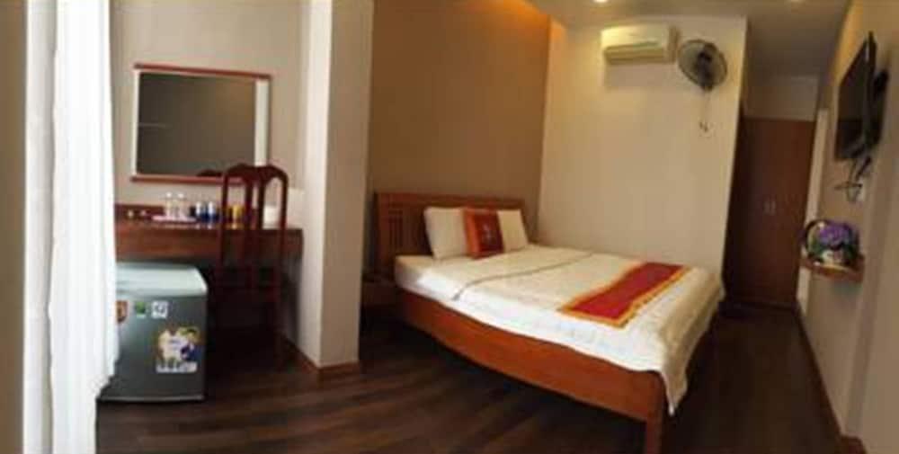 Quan Quan Hotel Дананг Екстериор снимка