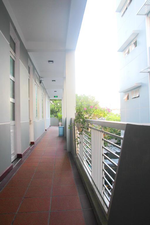 Quan Quan Hotel Дананг Екстериор снимка
