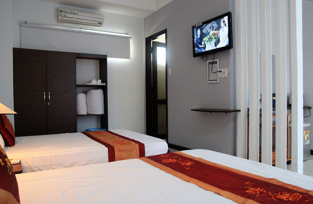 Quan Quan Hotel Дананг Екстериор снимка