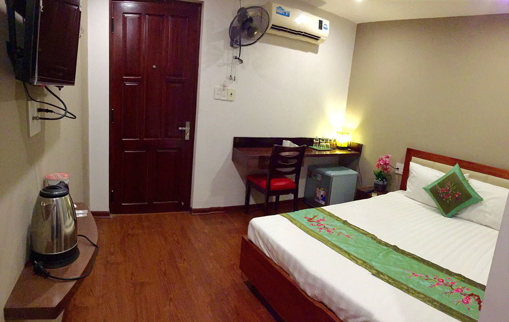 Quan Quan Hotel Дананг Екстериор снимка