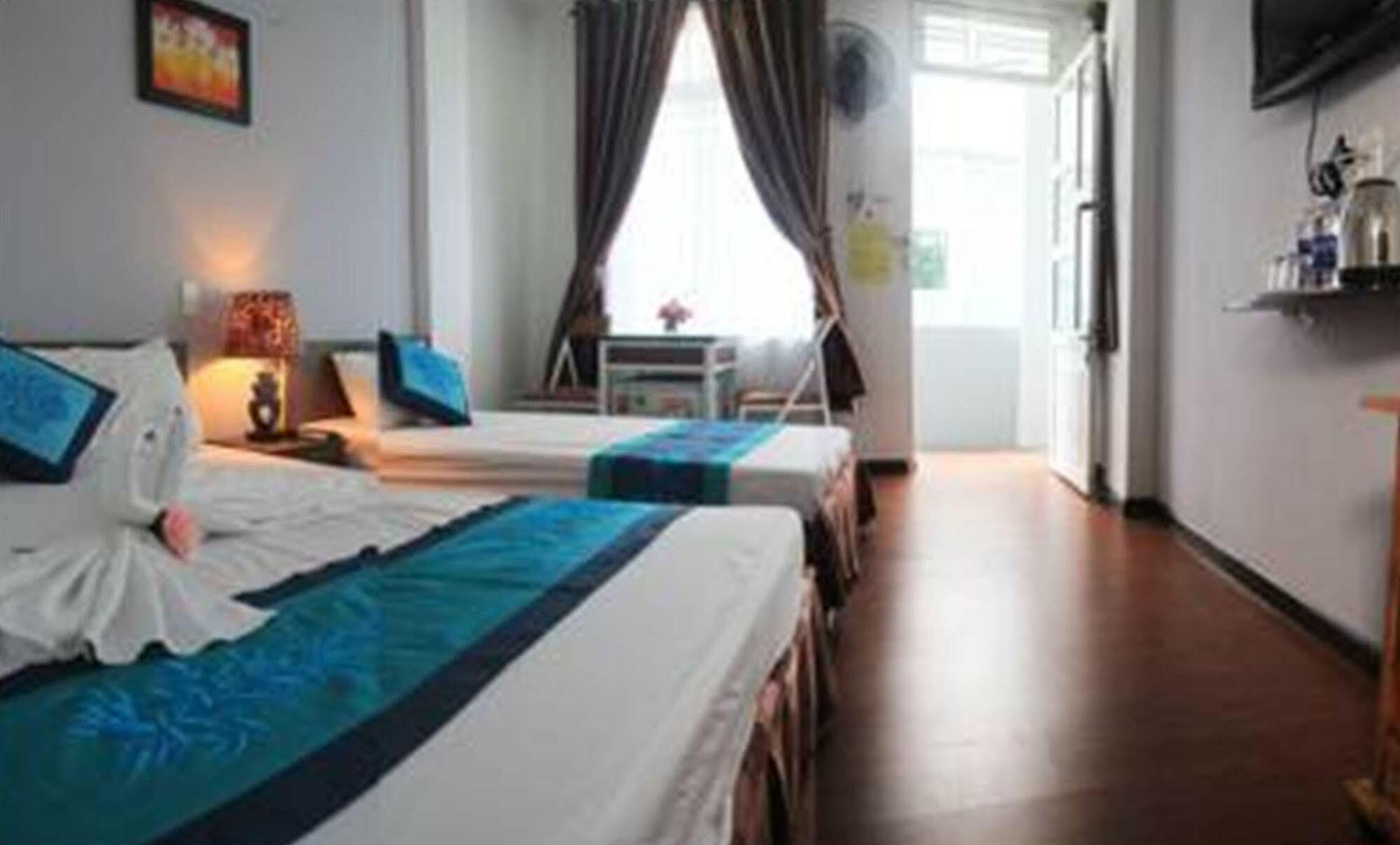 Quan Quan Hotel Дананг Екстериор снимка