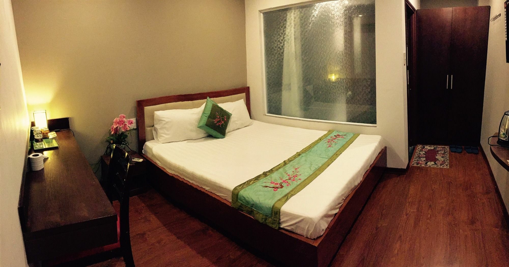 Quan Quan Hotel Дананг Екстериор снимка